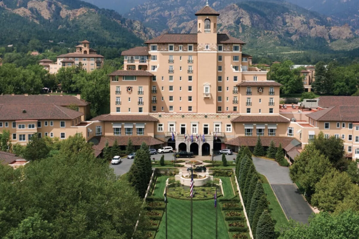 5-Day Studio Painting Workshop • All Inclusive • October 25—30, 2026 • The Broadmoor, Colorado Springs, Colorado